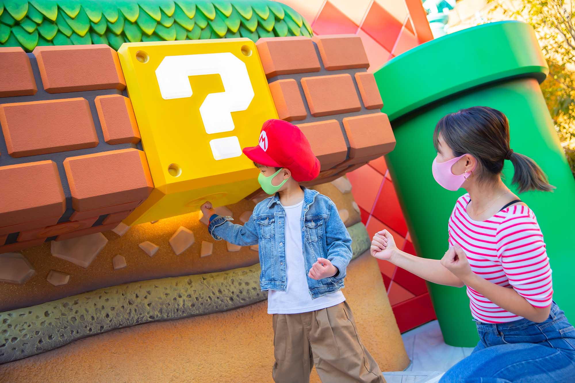 【写真】USJ ニンテンドーエリアに「ゴールデン・パワーアップバンド」数量限定で発売｜あ …