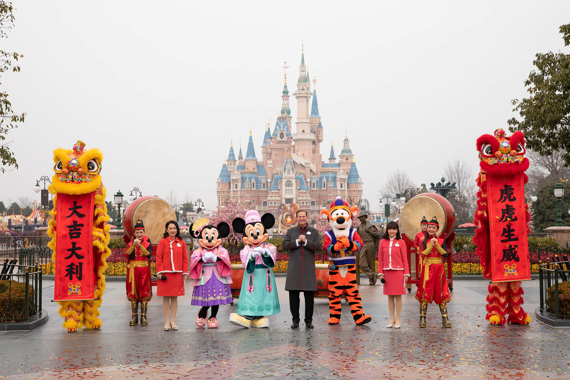 上海ディズニーランド、寅年の旧正月をお祝い｜あとなびマガジン