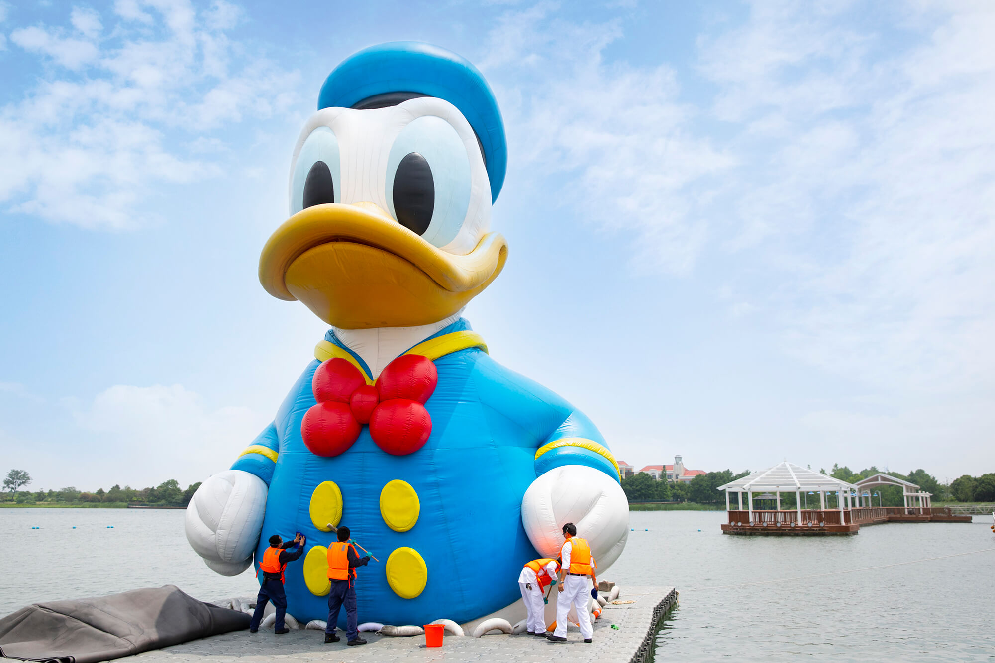 上海ディズニーランド、ワールド・オブ・ディズニーとウィッシング