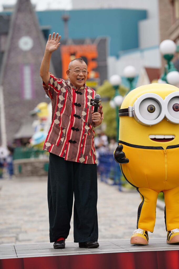 写真 ミニオン声優がusj ミニオン パーク に登場 映画記念イベントに笑福亭鶴瓶 市村正親 尾野真千子 渡辺直美が登場 あとなびマガジン 写真 ミニオン声優がusj ミニオン パーク に登場 映画記念イベントに笑福亭鶴瓶 市村正親 尾野真千子 渡辺直美が登場 あとなびマガジン
