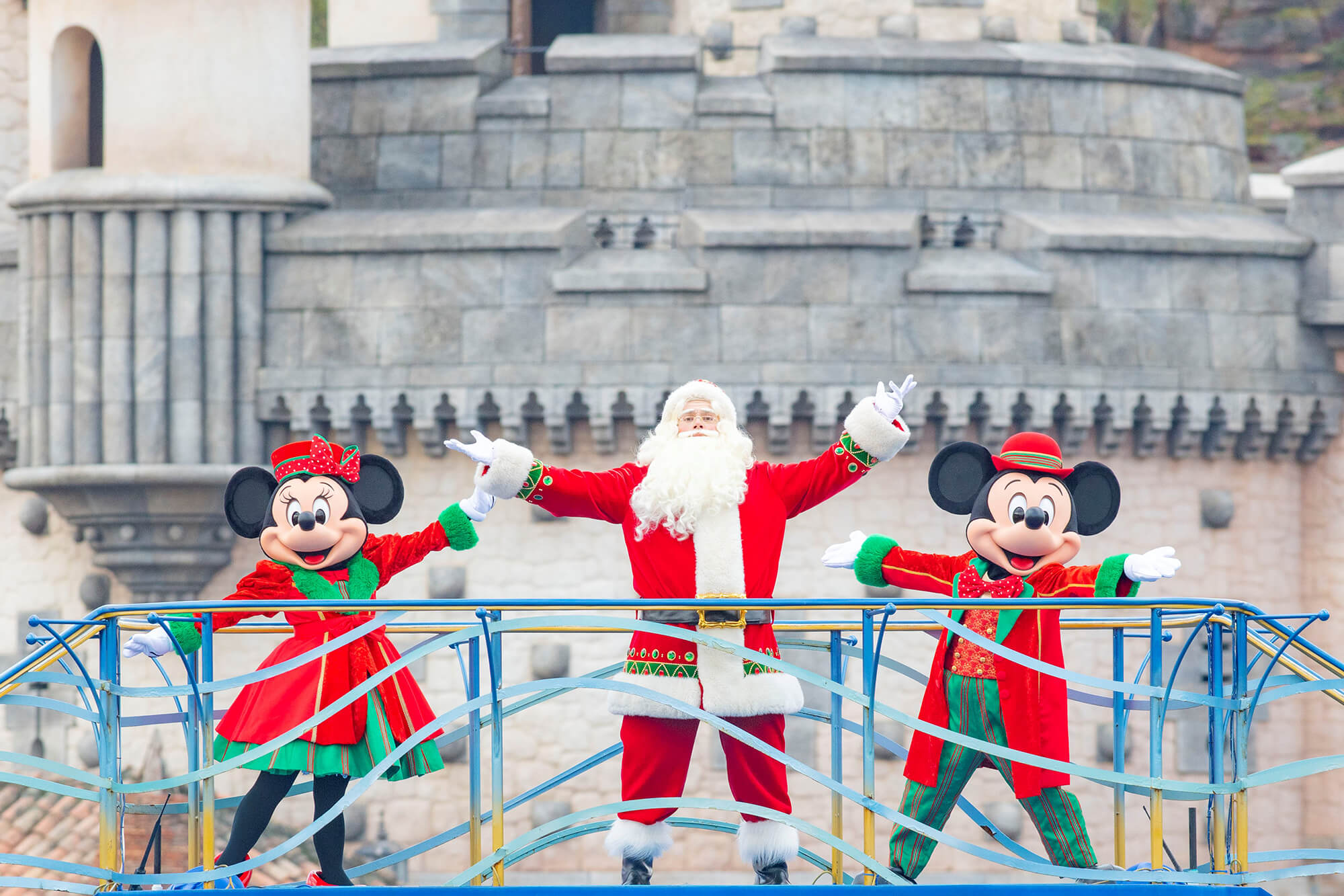 【写真】TDR「ディズニー・クリスマス」2022 パレード再開&クリスマスタイム・ウィズ・ユー公演｜あとなびマガジン