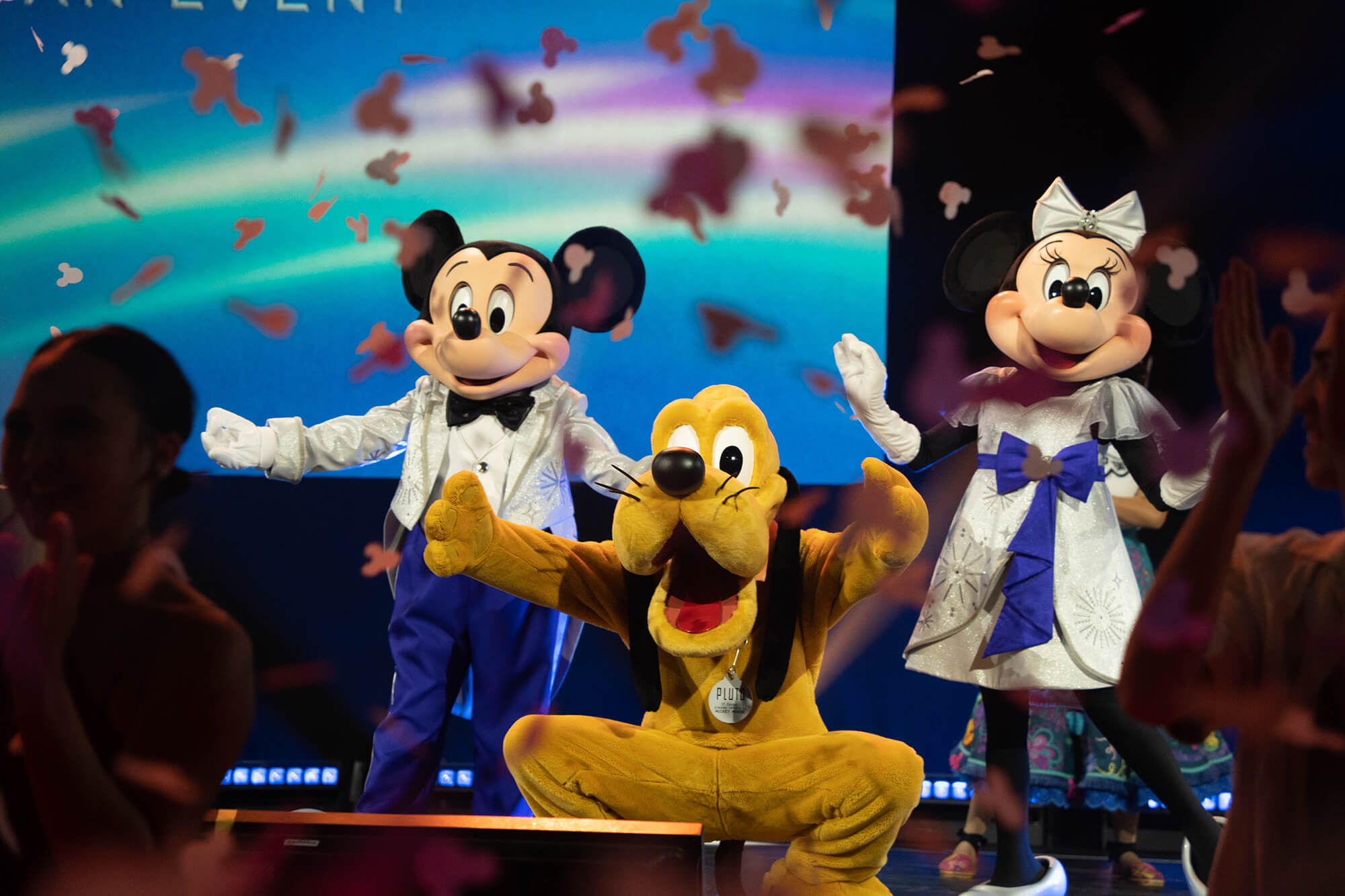 ミッキー ミニーがディズニー100周年コスチュームに ディズニーランド リゾート23年の新ショーを発表 あとなびマガジン
