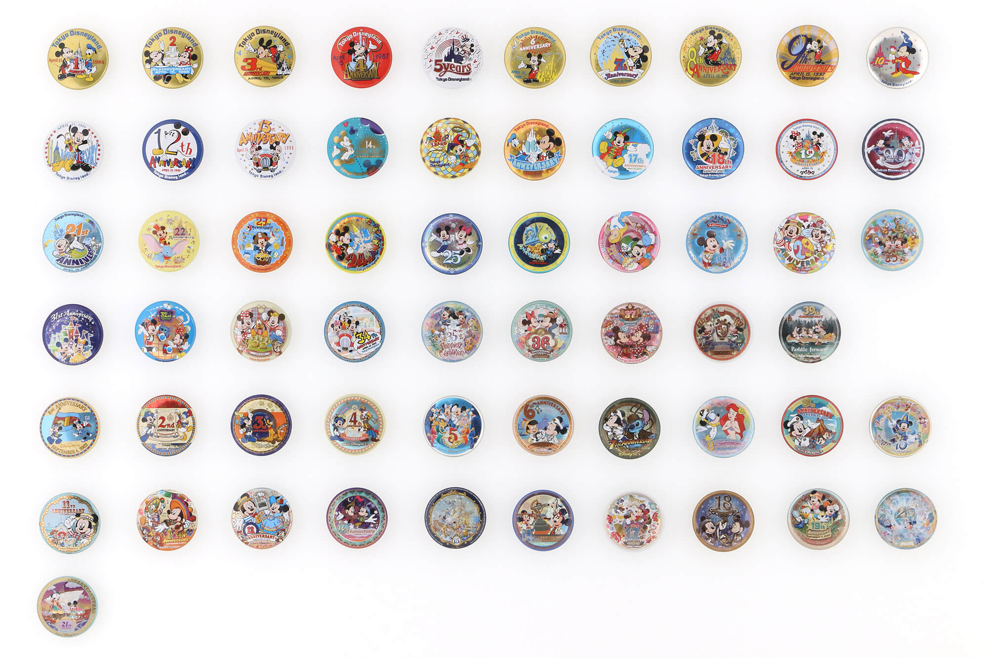 【写真】TDR40周年、シンデレラ城やパーク各所にデコレーション「ドリームガーランド」登場｜あとなびマガジン