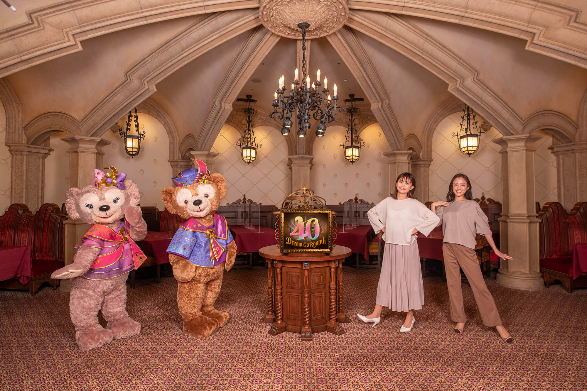 【写真】TDR40周年、シンデレラ城やパーク各所にデコレーション「ドリームガーランド」登場｜あとなびマガジン