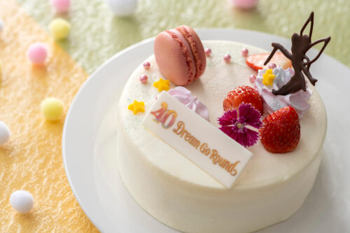 ディズニーランド　20周年　アニバーサリー　ケーキ　ぬいぐるみ ケーキでTDRアニバーサリーをお祝い 東京ディズニーリゾート40周年