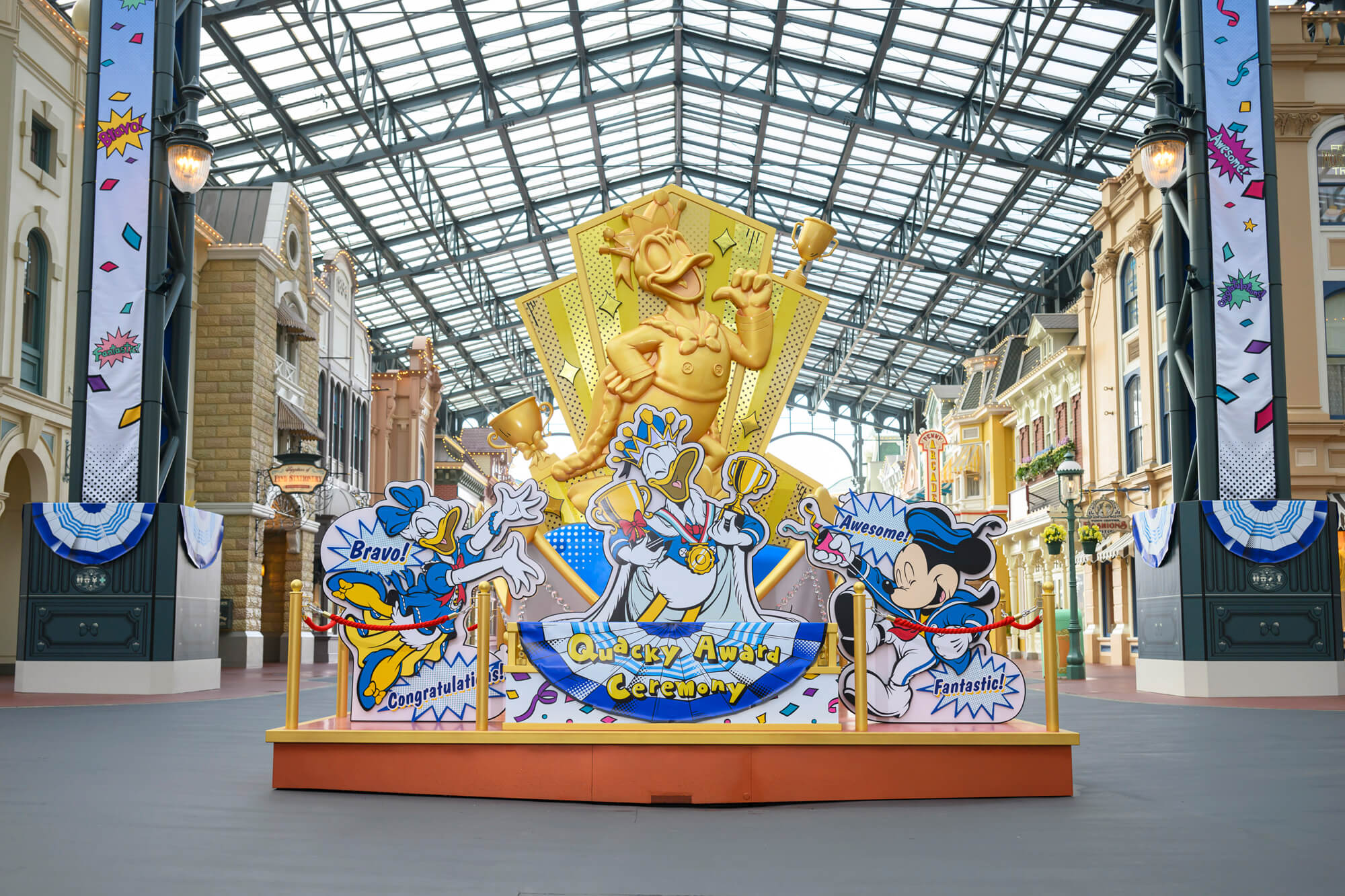 東京ディズニーランド名物ミッキー花壇もフォトロケーションもドナルド