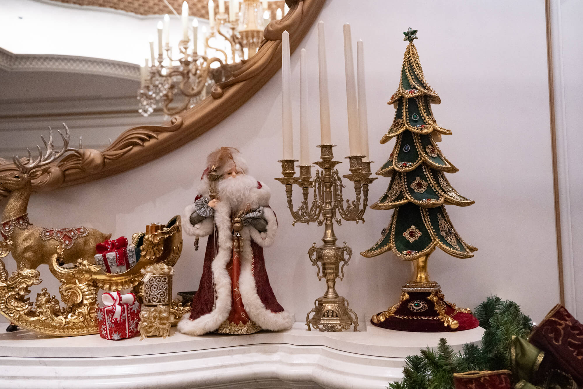 ファンタジースプリングス・ホテルに初めてのクリスマス 6つのディズニーホテルでクリスマスツリーが登場|あとなびマガジン
