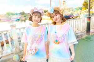 ダッフィーたちのシャボン玉デザイン 丸型ポーチが東京ディズニーシー