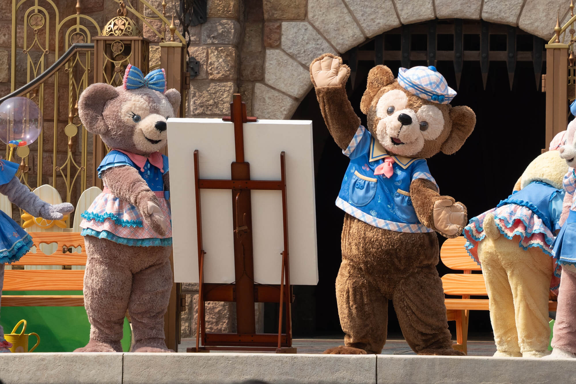 ダッフィーたちが春を祝うキャッスルショー 香港ディズニーランド