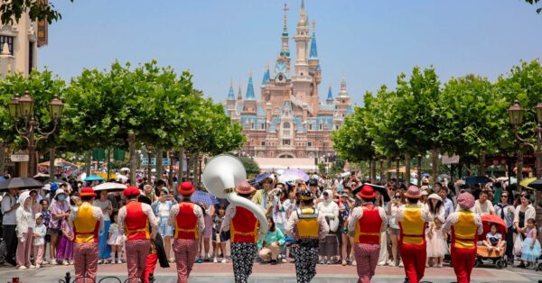 上海ディズニーランド9周年 ティンカー・ベルが初登場｜あとなびマガジン