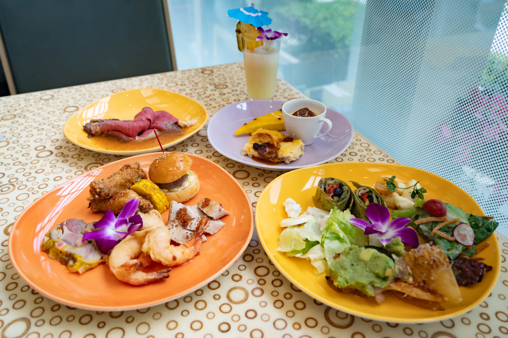 舞浜シェラトンがハワイアンな世界に 本場シェフ監修ハワイ料理