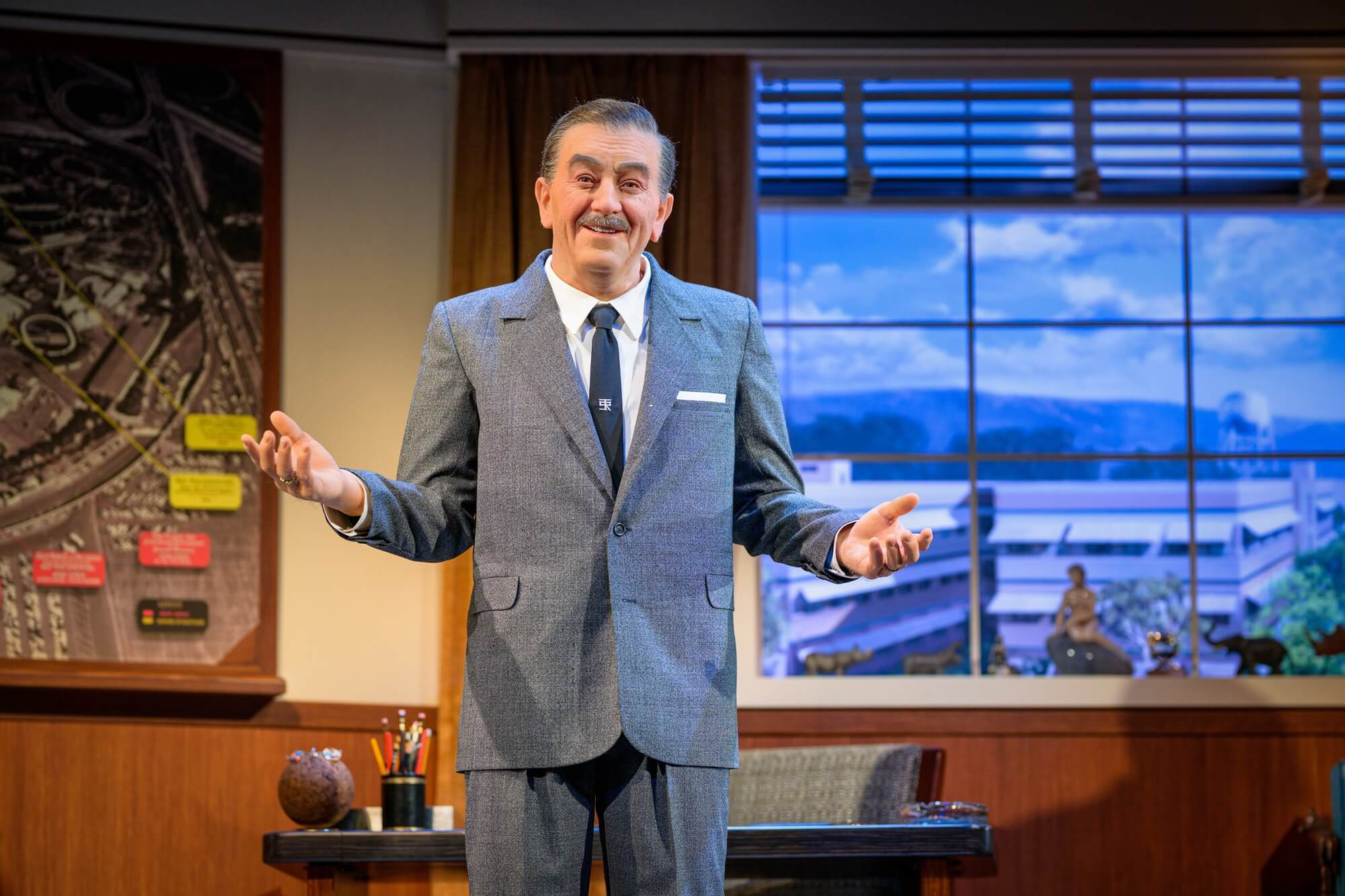 ウォルト・ディズニーがアニマトロニクスに ディズニーランド70周年で