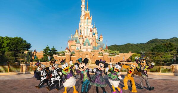 ディズニーランド香港 ヴィランズ　ハロウィン 光るネックレス 香港ディズニーランド 20周年アニバーサリーのハロウィーンイベントを