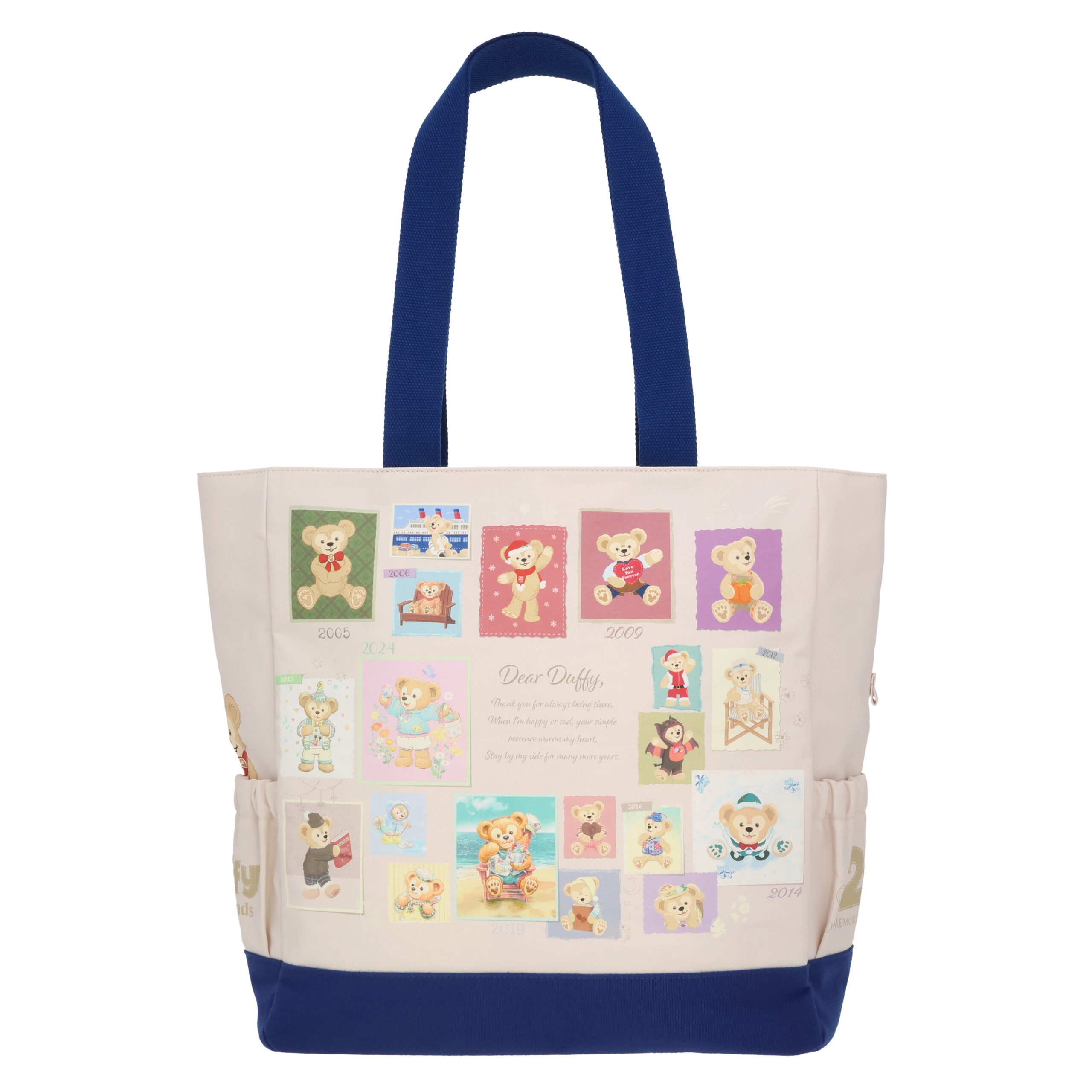 ダッフィーの歴代アートでいっぱいのトートバッグ サイドには