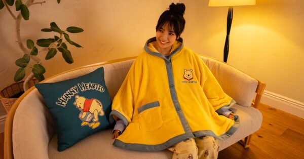 新品未使用品 ディズニー プーさん 上着 トップス 羽織り プーさん冬のほっこりリビンググッズ 東京ディズニーランド「プーさん