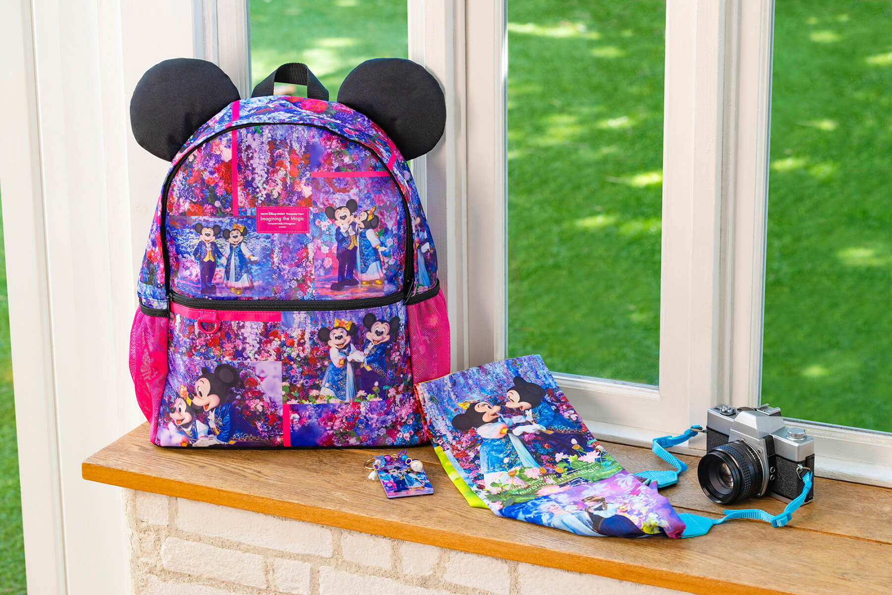 ディズニー ワンマンズドリーム リュックサック カメラバッグ 総柄 蜷川実花がファンタジースプリングスのキャラクターを撮り下ろし