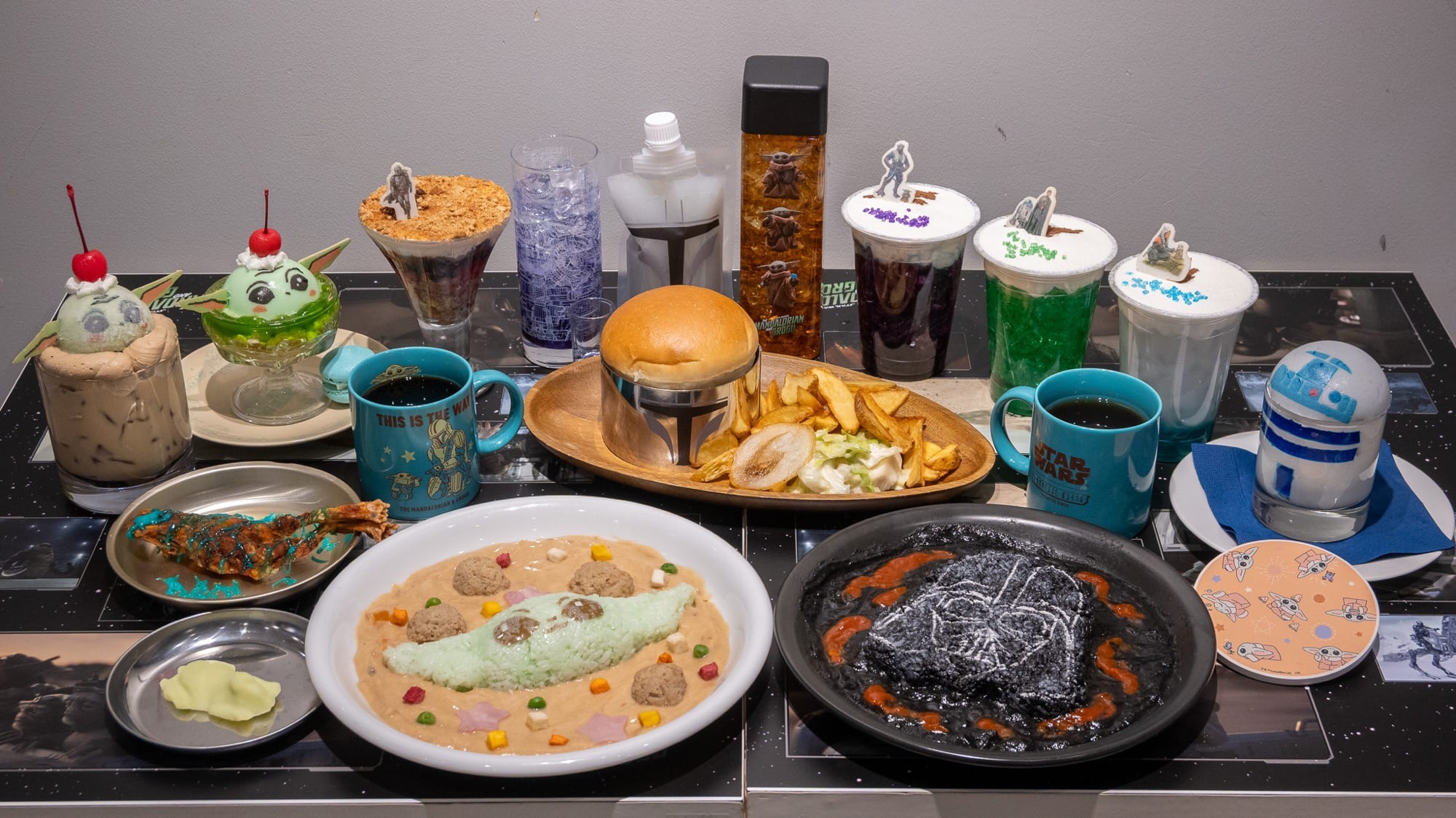 グローグーがシチューやパフェになった「スター・ウォーズ」カフェが