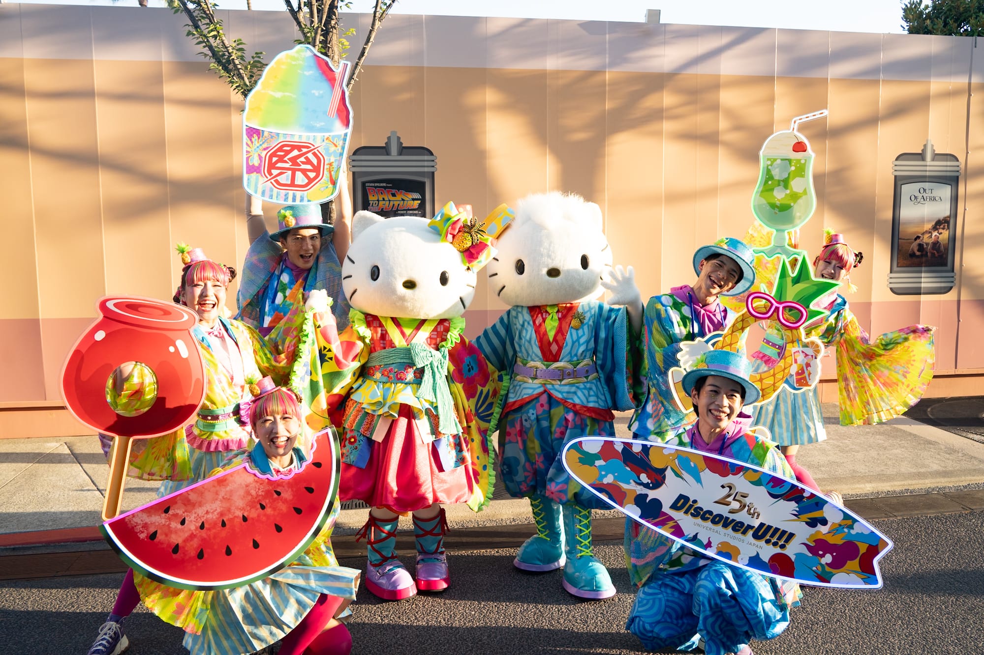 キティ＆ダニエルが浴衣姿でグリーティング USJの夏ナイトイベント