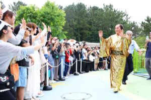 写真】八景島マツケンコラボが秋も継続 松平健がシルバーウィーク晴れ